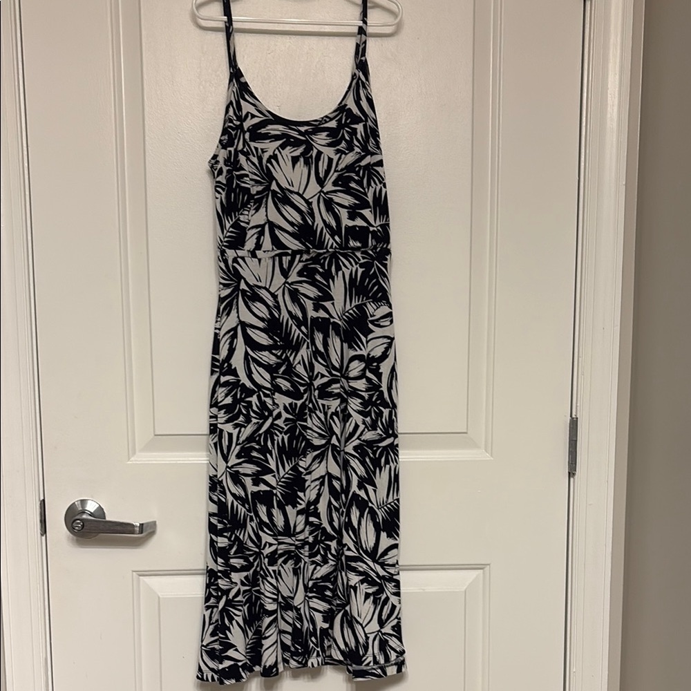 LOFT XXSP Black and White Midi Dress
